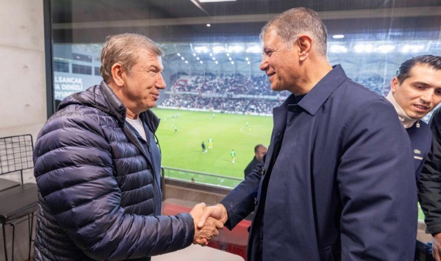 Türk futbolunun efsanesinden Başkan Tugay’a Karşıyaka Stadı teşekkürü