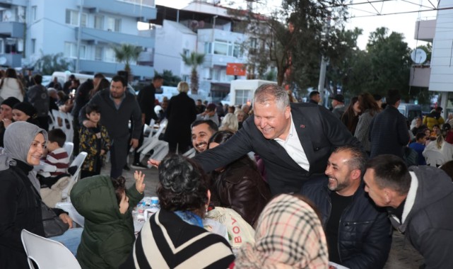 Urla’da Ramazan’ın bereketi dayanışma sofralarında paylaşıldı