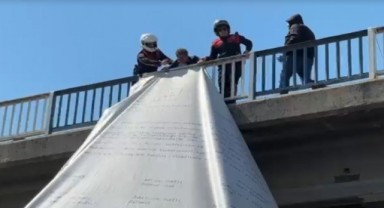 Atatürk'ün imzasının bulunduğu tapunun caddeye asılmasına izin verilmedi