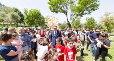 Balçova’da 23 Nisan Coşkusu: Bayram Sevinci Tüm İlçeyi Saracak