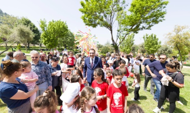 Balçova’da 23 Nisan Coşkusu: Bayram Sevinci Tüm İlçeyi Saracak