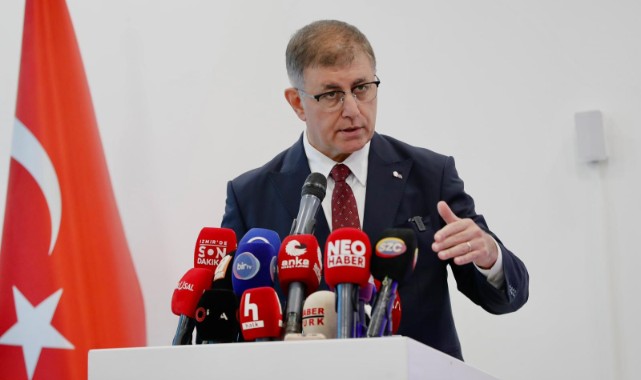 Başkan Cemil Tugay'dan hükümete eleştiri: İki yıldır beklediğimiz krediler var