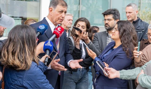 Başkan Tugay: Binalara göz koymak yerine yapacağınız tonla iş var