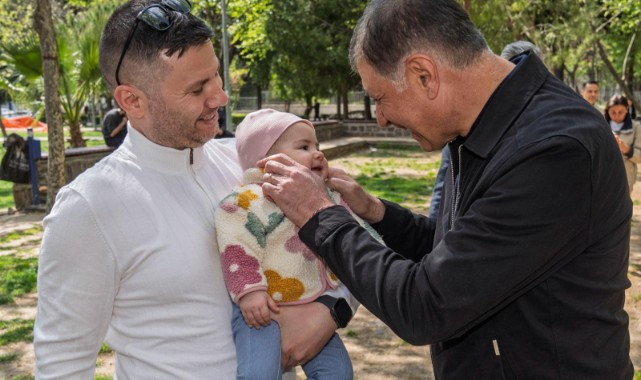 Başkan Tugay’dan Hasanağa Bahçesi’nde sıcak hafta sonu buluşması