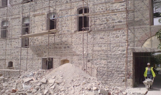 Başkan Tugay, Meslek Fabrikası’nın 19 yıl önceki görüntülerini paylaştı