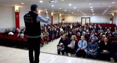 Bayraklı’da Madde Bağımlılığına Karşı Annelerle Farkındalık Eğitimi