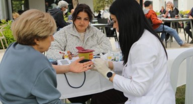 Bayraklı’da Sağlık Haftası’nda Sağlık Hizmeti Vatandaşla Buluştu