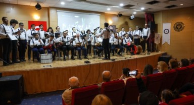 Buca’da notalar farkındalık için yükseldi