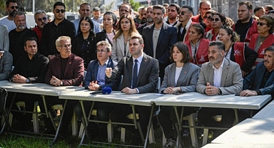 CHP İzmir'den Meslek Fabrikası önünde toplantı: Bina Büyükşehir Belediyesi'ne geri dönecek