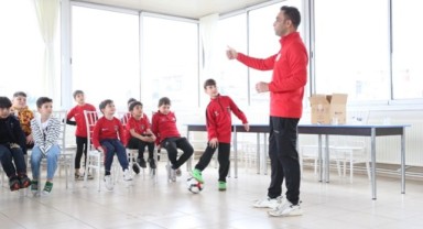 Çiğli’de Geleceğin Futbolcuları Bilimsel ve Çok Yönlü Yetişiyor