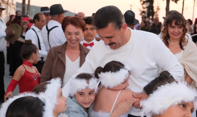 Dikili’de 7’den 70’e dans şöleni: Başkan Kırgöz’den yeni sanat merkezi müjdesi