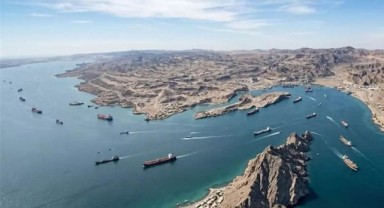 İran Hürmüz Boğazı'nı Açtı