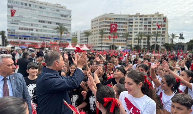 İzmir'de 23 Nisan coşkusu