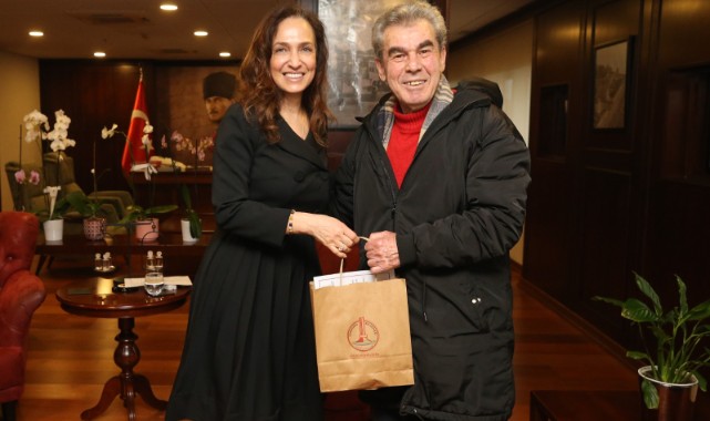 Karşıyaka Belediyesi yılın kitap tutkunlarını seçti