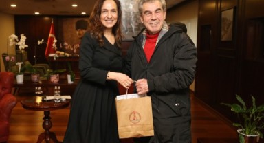 Karşıyaka Belediyesi yılın kitap tutkunlarını seçti