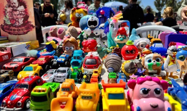 Karşıyaka’da ‘Çocuklar için 2. El Pazarı’na büyük ilgi