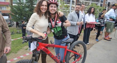 Karşıyaka’da heyecan dolu pump track yarışı!