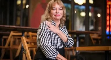 Kemal Kılıçdaroğlu İçin 'Kılıç Artığı' İfadesini Kullanan Mine Kırıkkanat, Cumhuriyet'teki Yazılarına Ara Verdi