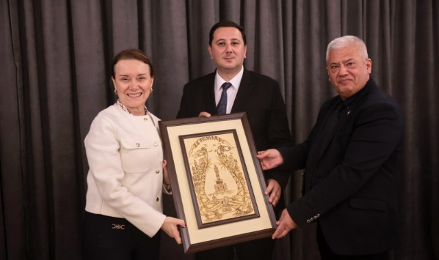 Konak'ta Makedonya rüzgarı esti: Başkan Mutlu, Enes İbrahim ve heyetini ağırladı