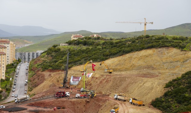 Menemen Sosyal Konutları’nda inşaat sürüyor