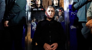 Meslek Fabrikası'nda direniş! Başkan Tugay nöbete başladı