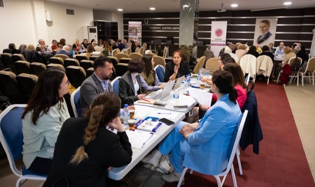 Narlıdere, 3. Yaş Üniversiteleri çalıştayına ev sahipliği yaptı