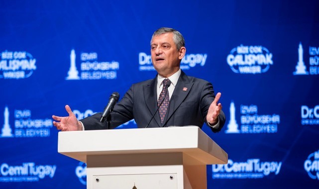 Özgür Özel: İzmirlilerle olmaktan gurur duyuyorum