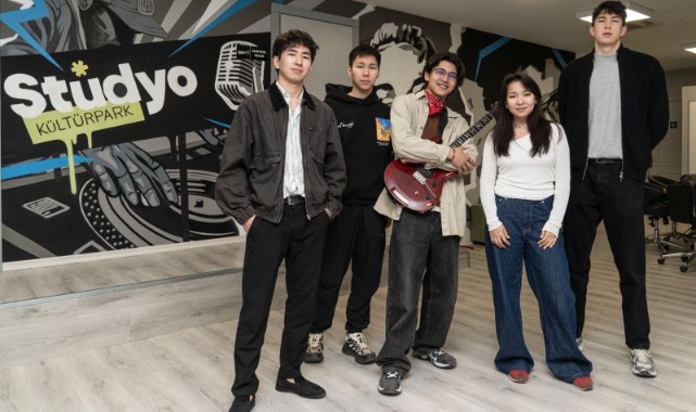 Stüdyo Kültürpark Kazakistanlı müzik grubuna kapılarını açtı