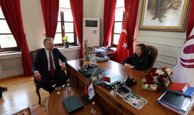 Urla Belediye Başkanlığı Koltuğuna Türkiye’nin Seçilmiş İlk Çocuk Meclisi Başkanı Oturdu