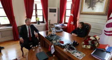 Urla Belediye Başkanlığı Koltuğuna Türkiye’nin Seçilmiş İlk Çocuk Meclisi Başkanı Oturdu