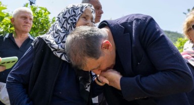 Başkan Tugay’dan Anneler Günü’nde duygulandıran sürpriz