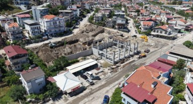 Dikili’nin yeni itfaiye binası hızla yükseliyor