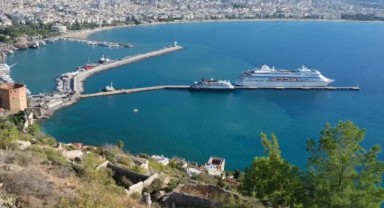 Kruvaziyer Turizminde Nisan Patlaması