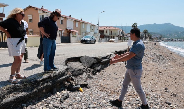 Başkan Fıçı Gencelli Ve Yenifoça’da Sahil Düzenleme Çalışmal