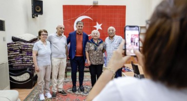 Başkan Tugay aşure lokmasını paylaştı