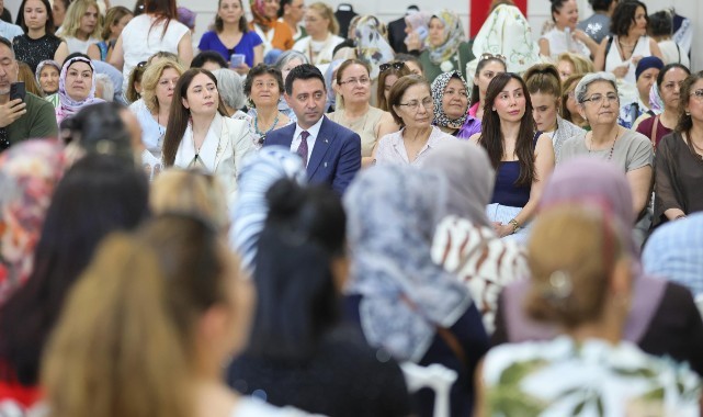 Bayraklı’nın üreten kadınları eserlerini sergiledi