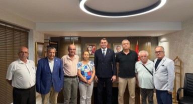 CHP İzmir'de eski ilçe başkanlarından Çağatay Güç'e destek: