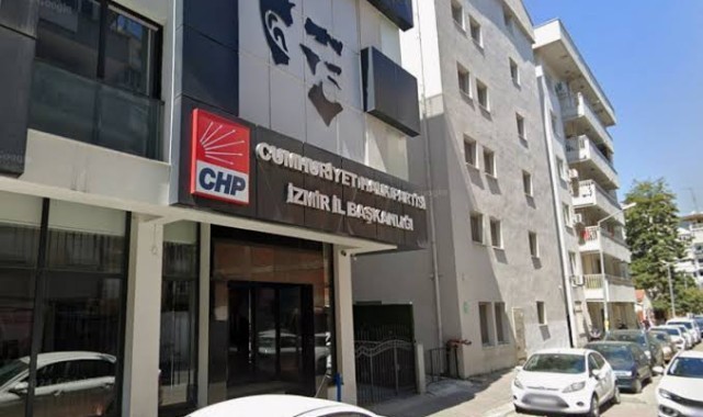 CHP İzmir'de Çağatay Güç görevden alındı, Utku Gümrükçü atandı