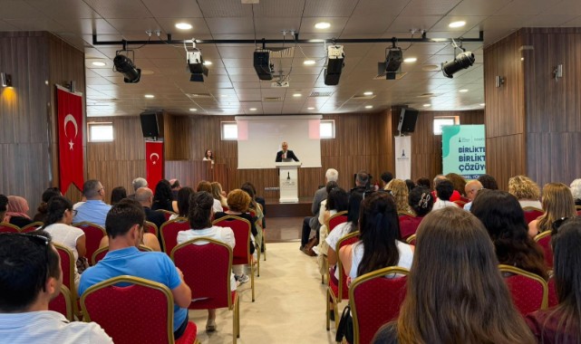 İzmir’in evde bakım modeli masaya yatırıldı
