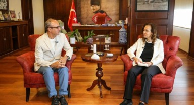 Kardeş şehirler kadrajda buluştu: Başkan Ünsal, Karşıyakalı birinciyi konuk etti