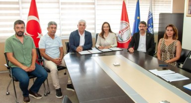 Karşıyaka’da Toplu İş Sözleşmesi’ne imzalar atıldı