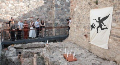 Kıllıoğlu Hamamı sanatla yaşamaya devam ediyor: “Görünmeyen Formlar” sergisi açıldı