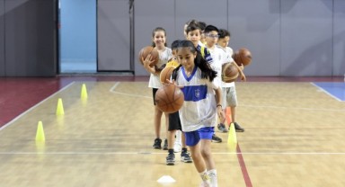 Konak’ın ücretsiz yaz spor okullarında kayıt dönemi başladı