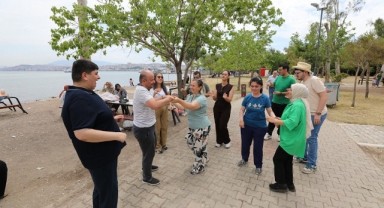 Menderes Belediyesi’nden Engelli Bireylere Piknik