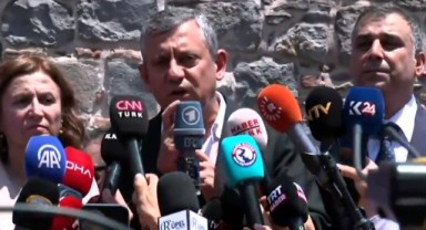 Özgür Özel Diyarbakır'da: Demirtaş'ın Selamları Başımızın Gözümüzün Üstündedir