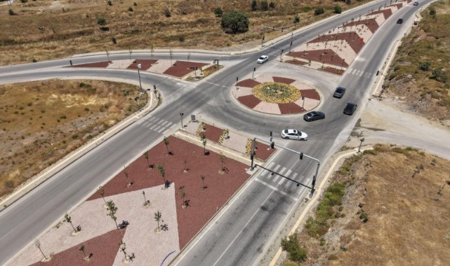 Seferihisar’ın iki büyük kavşağı yenilendi