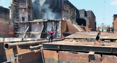 Aliağa'daki yakıt tankeri yangınına İzmir İtfaiyesi’nden hızlı müdahale