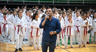 Başkan Eşki’den gençliği koruyan ailelere övgü