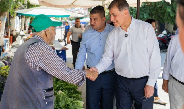 Başkan Tugay Tire’de vatandaşlar, üreticiler ve esnafla buluştu