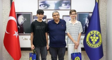 Başkan Vekili Benzer LGS şampiyonlarını ağırladı